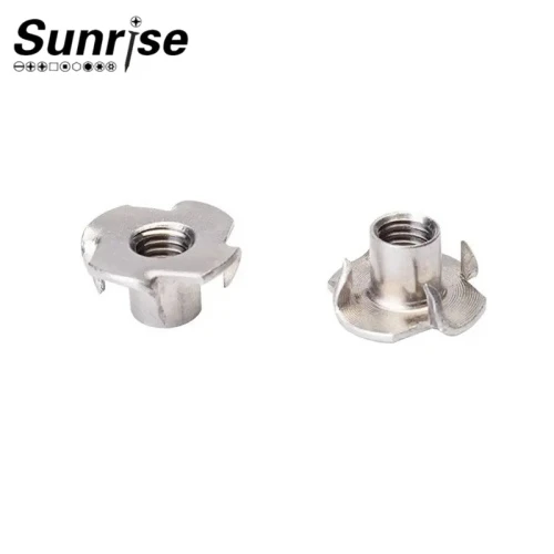 Mur Tee Stainless Steel Dengan 4 Cakar